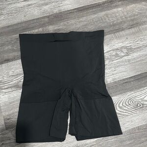 Spank high rise short